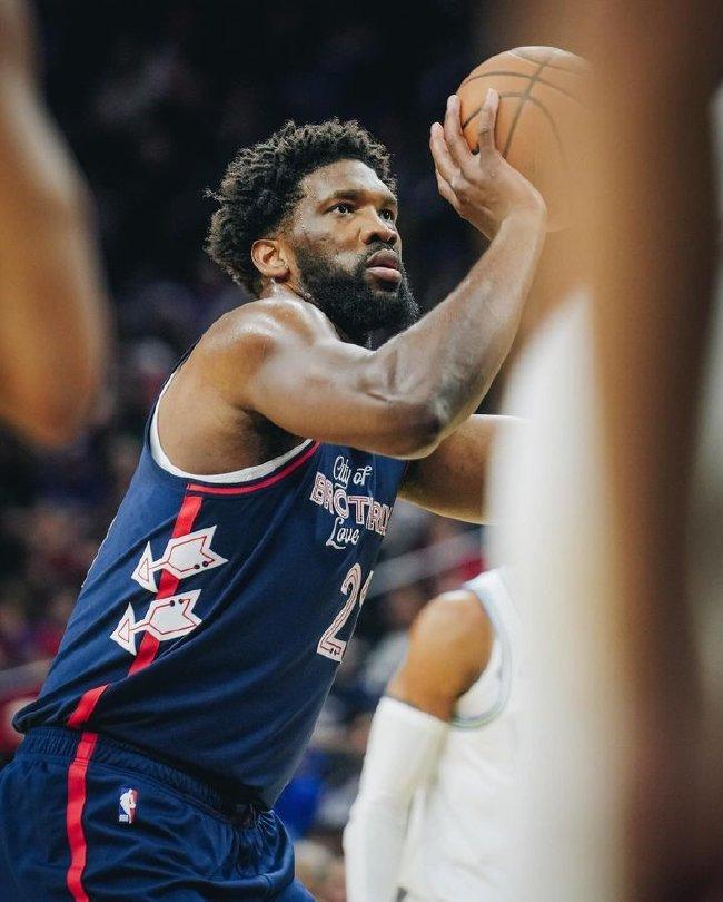 世俱杯竞猜网站- 恩比德35分76人力克尼克斯  